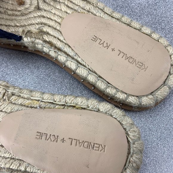Kendall and Kylie Women’s Kkvira Mules - Picture 5 of 6